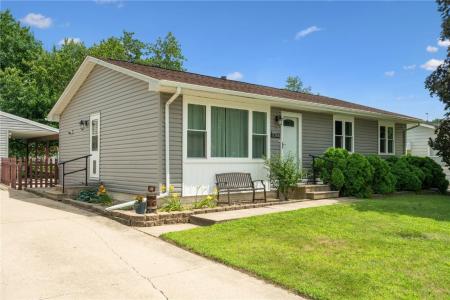 1637 Elaine Drive Nw, Cedar Rapids, Iowa 52405, USA
