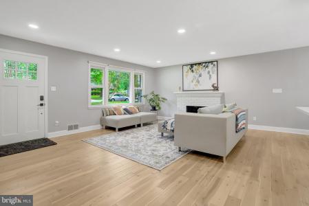 5418 Inverchapel Road, Springfield, Virginia 22151, USA