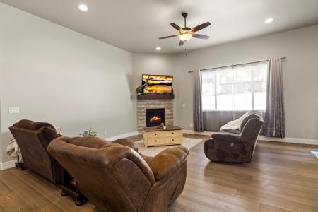 5612 Opal Dr, Cheyenne, ויומינג 82009, ארצות הברית של אמריקה