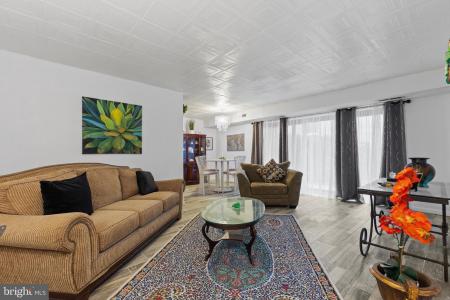 6143 Leesburg Pike Unit# 104, Falls Church, Virginia 22041, Estados Unidos