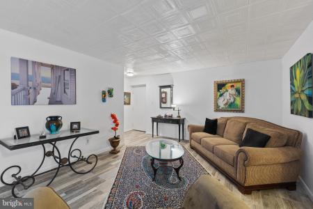 6143 Leesburg Pike Unit# 104, Falls Church, Virginia 22041, Estados Unidos