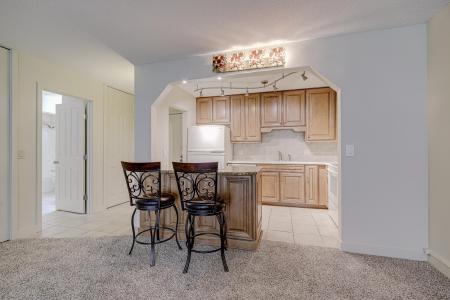 10521 Cedar Lake Road , 208, Minnetonka, Minnesota 55305, USA