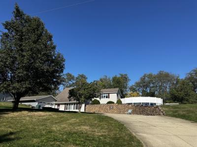 4100 Valley Dr, Clinton, Illinois 61727, USA