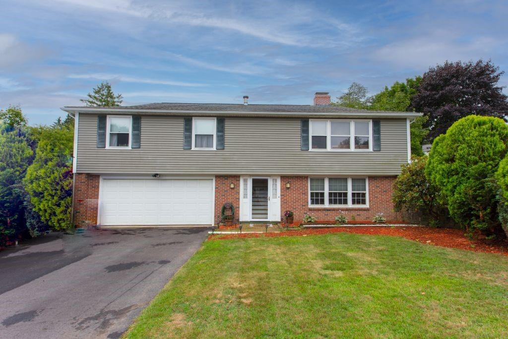 7 Greenbrier Road, West Warwick, רוד איילנד 02893, ארצות הברית של אמריקה