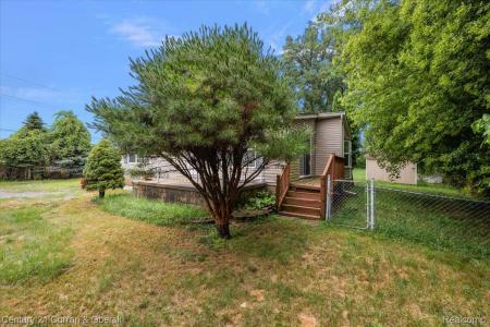 20795 Orchard Lake Road, Farmington Hills, ミシガン 48336, アメリカ合衆国