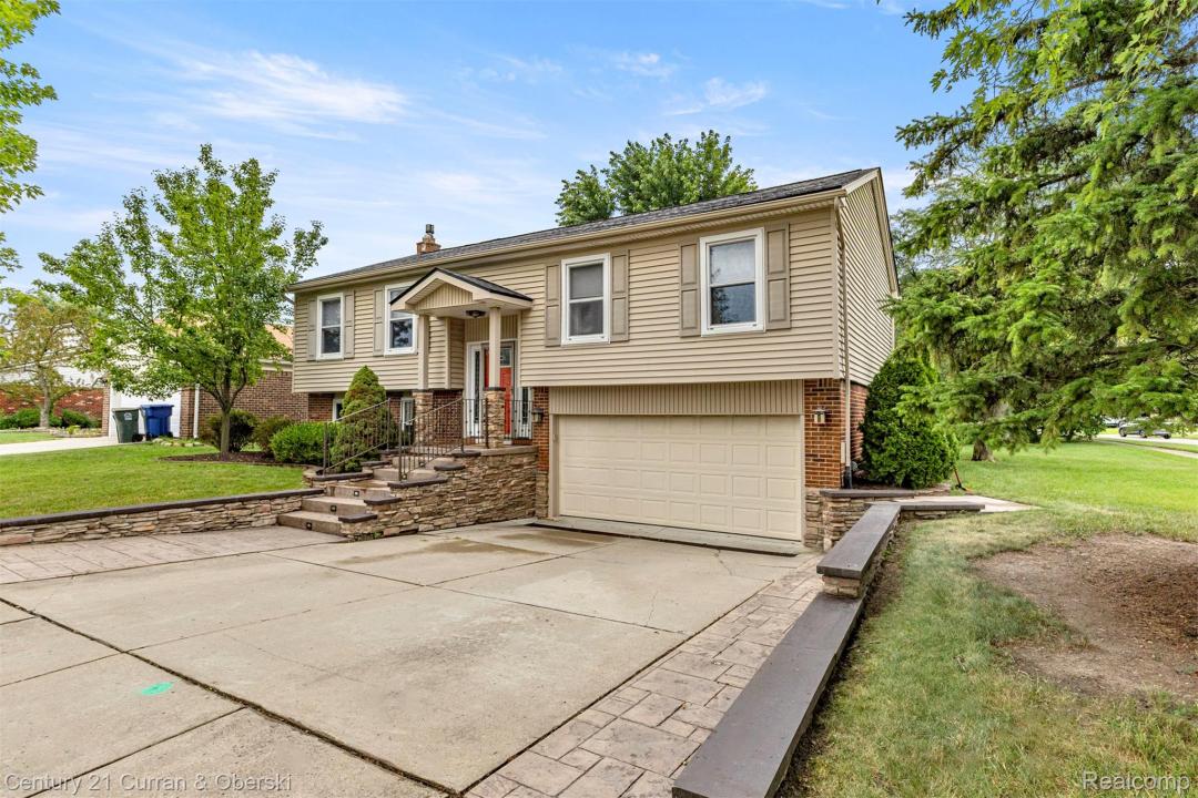 6114 Raintree Drive, Canton Charter Township, Michigan 48187, Estados Unidos