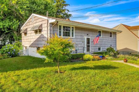 34 Fleming Court, Groton, Connecticut 06340, USA