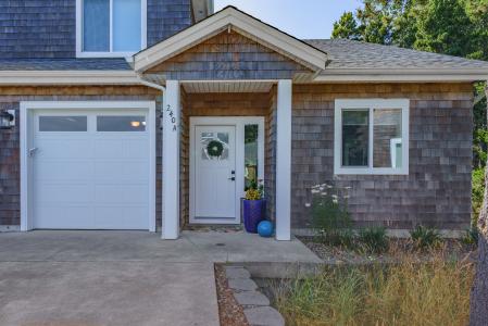240 28th St NW Unit #A, Long Beach, Washington 98631, Estados Unidos