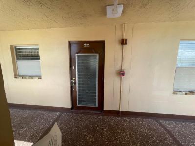 8901 Sunrise Lakes Boulevard #202, Sunrise, פלורידה 33322, ארצות הברית של אמריקה