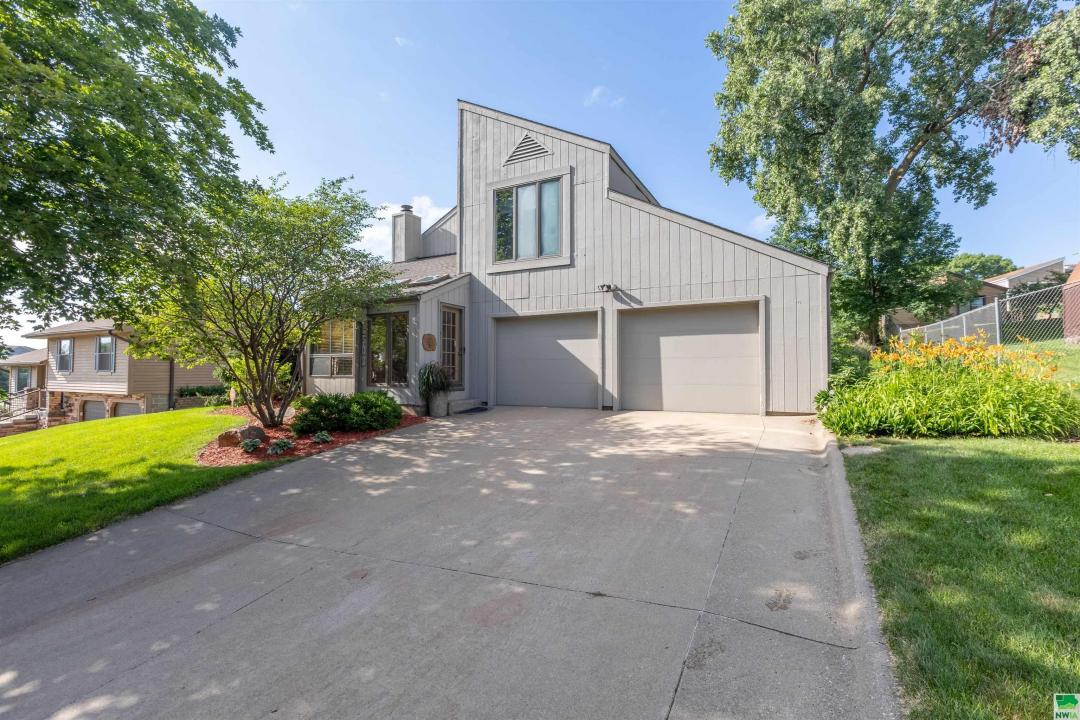 2508 Apache Court, Sioux City, Iowa 51104