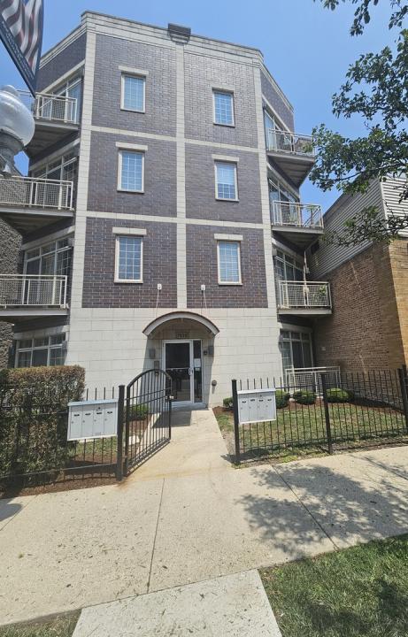 7930 W Grand Avenue , 2E, Elmwood Park, Illinois 60707, Estados Unidos