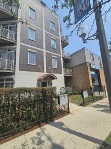 7930 W Grand Avenue , 2E, Elmwood Park, Illinois 60707, Estados Unidos