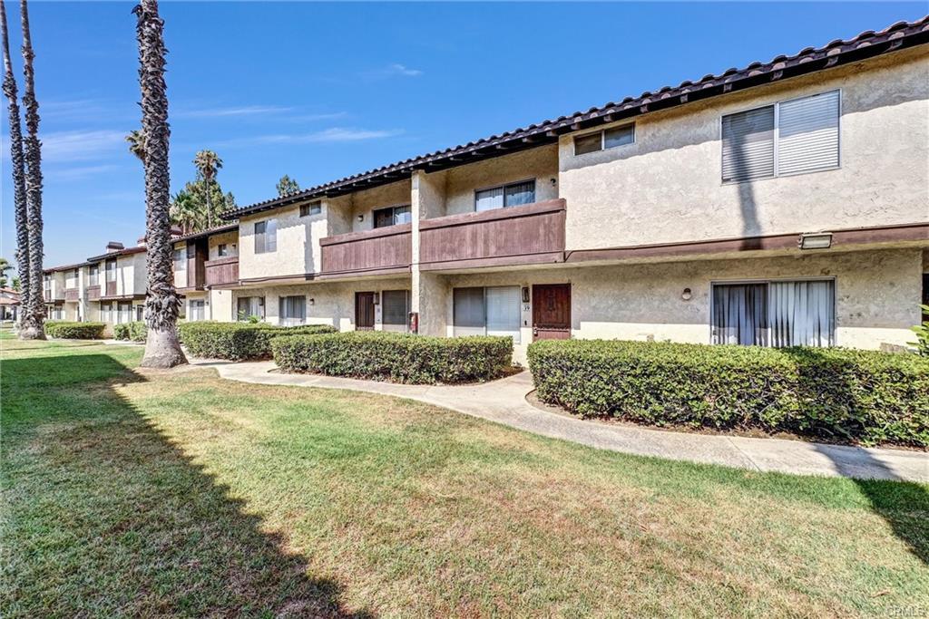 1077 Santo Antonio Dr. #39, Colton, 加利福尼亚州 92324, 美国