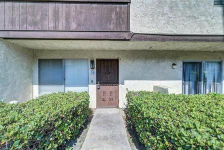 1077 Santo Antonio Dr. #39, Colton, 加利福尼亚州 92324, 美国