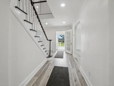 21120 Halsted Road, FarmingtonHills, Michigan 48167, HOA KỲ