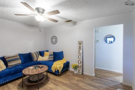 415 E IDA AVENUE, Electra, Texas 76360, USA