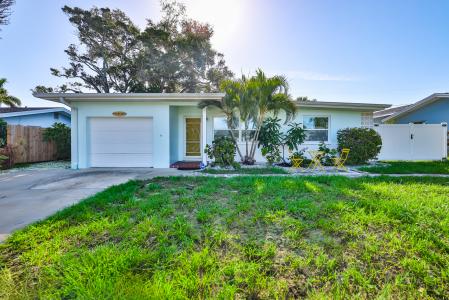 12037 145th St, Largo, Florida 33774, USA