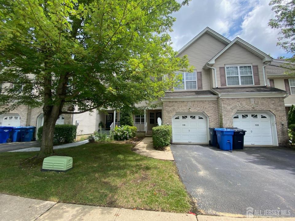 120 Briarwood Drive, North Brunswick, New Jersey 08902, USA