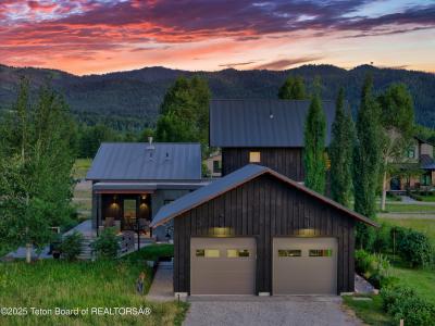 330 MOUNTAINSIDE Boulevard, Victor, Идаго 83455, Соединенные Штаты