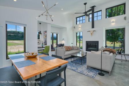 330 MOUNTAINSIDE Boulevard, Victor, Идаго 83455, Соединенные Штаты