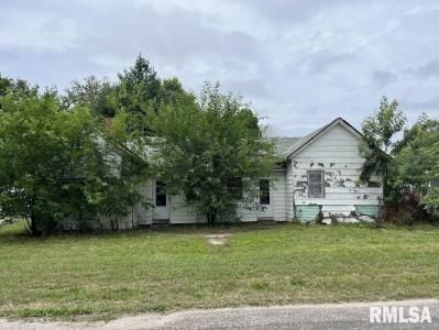 506 W MCLEAN Street, Colchester, Illinois 62326, USA