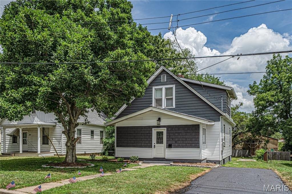 210 Springer Avenue, Edwardsville, Illinois 62025
