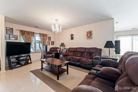 10 Stonewall Drive, Edison, NJ 08820, USA