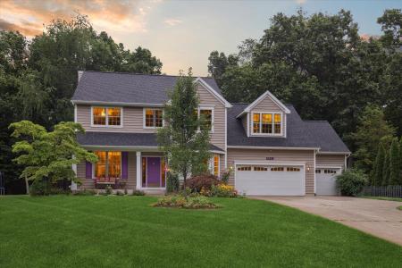 3321 Wickshire Lane, Kalamazoo, Michigan 49009, USA