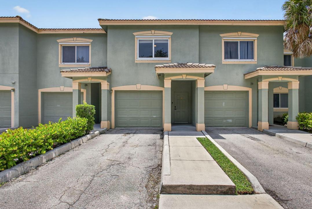 310 Crestwood Circle 206, Royal Palm Beach, Floride 33411, États-Unis