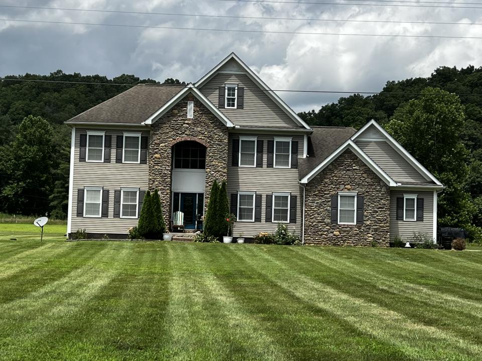 1860 Brushy Road, Greenup, Kentucky 41144