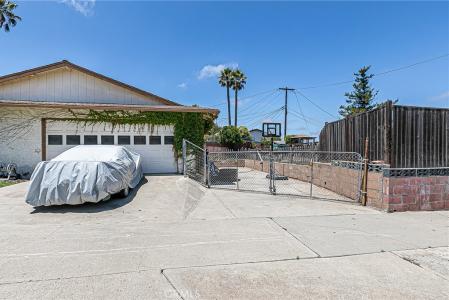 271 Ross Lane, Santa Maria, California 93455, USA
