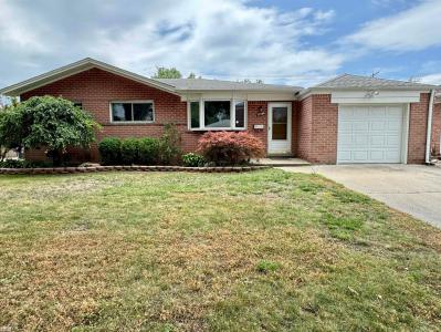 22200 Stephens, Saint Clair Shores, Michigan 48080, USA