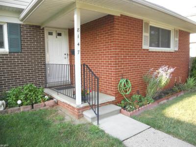 8147 Busko, Warren, Michigan 48093, États-Unis