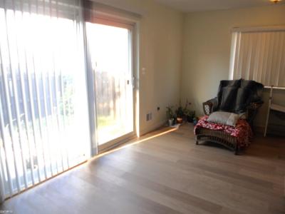 8147 Busko, Warren, Michigan 48093, États-Unis