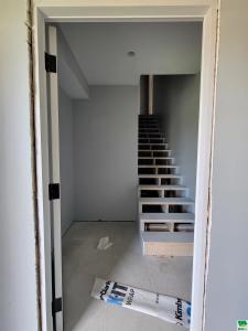 212 Perry, Sioux City, Iowa 51103