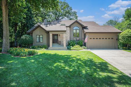 7364 Forest Ridge Drive, Schererville, Indiana 46375, USA