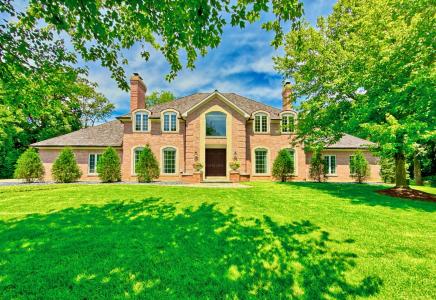 560 Jacqulyn Lane, Lake Forest, Illinois 60045, USA