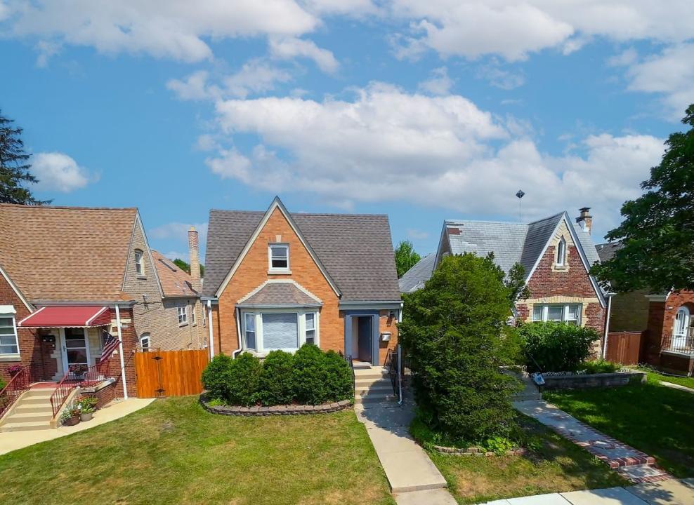 3241 N Normandy Avenue, Chicago, Illinois 60634