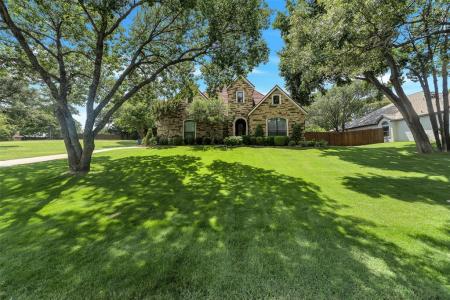 8917 Crest Wood Drive, Fort Worth, טקסס 76179, ארצות הברית של אמריקה 