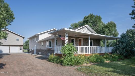 871 County Road 27, Hazen, ND 58545, USA