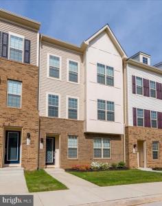 1602 Field Sparrow Terrace NE, Leesburg, Wirginia 20176, USA