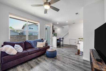 64 Birch Haven Way, Santa Rosa, Калифорния 95407, Соединенные Штаты