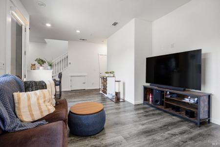 64 Birch Haven Way, Santa Rosa, Калифорния 95407, Соединенные Штаты