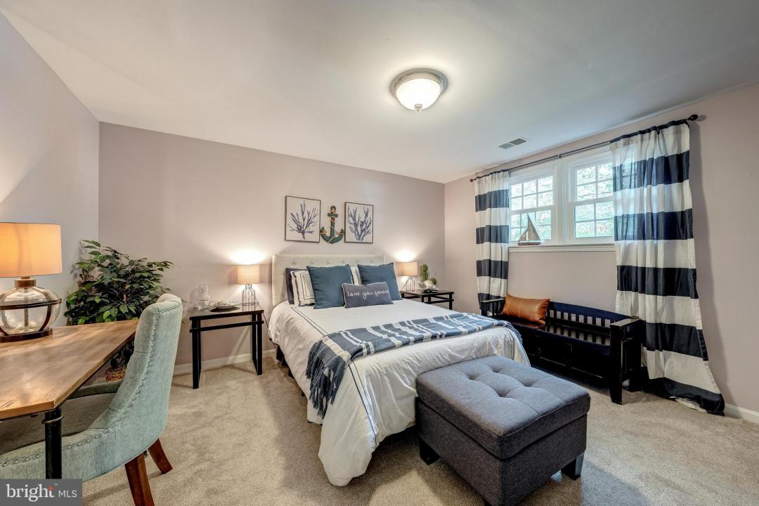 9312 Silver Mill Place, Fairfax, Virginia 22031, Amerika Birleşik Devletleri