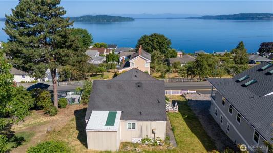 1810 Rainier Street, Steilacoom, Washington 98388, USA