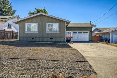 17062 Greenridge Road, Hidden Valley Lake, California 95467