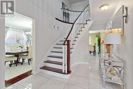 97 HINCHLEY WOOD GROVE, Brampton (brampton North), 安大略省 L6V 4J1, 加拿大