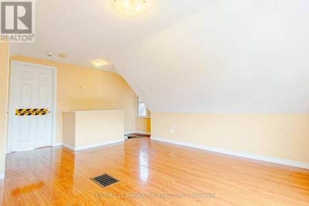 65 AIKMAN AVENUE, Hamilton (gibson), Ontario L8M 1P8, Canada