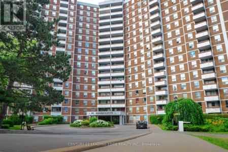 10 EDGECLIFF GOLFWAY, Toronto (flemingdon Park), Ontario M3C 3A3, Canada