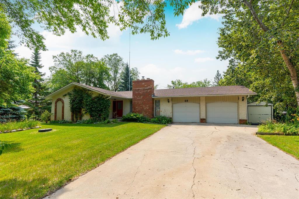 68 OAKVIEW AVENUE, Mitchell, Manitoba R5G 1H2, Canadá